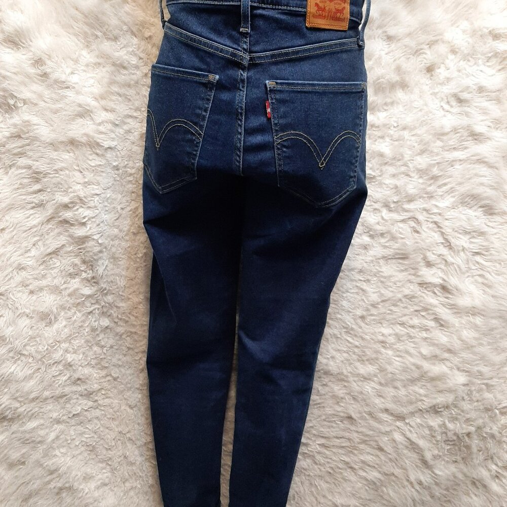 Levi's Woman's Dark Wash Mile High Supper Skinny Denim Jeans Size: 28